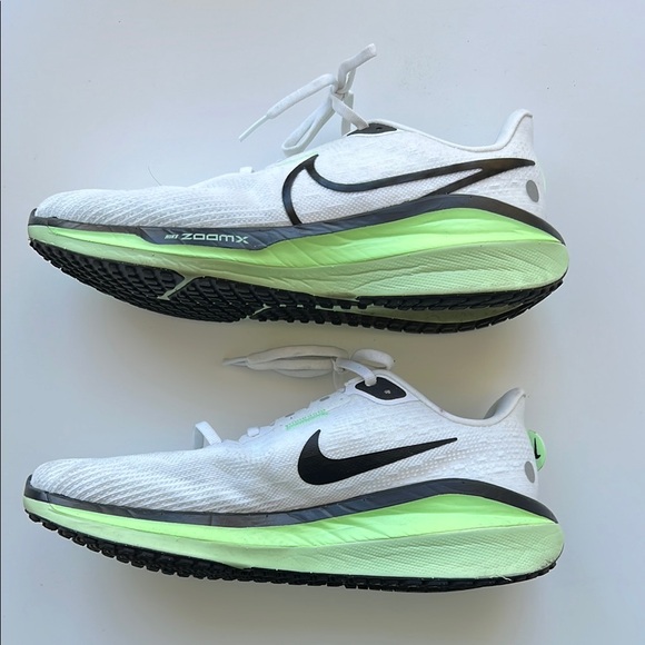 Nike Shoes - Nike White and Green Running Shoes